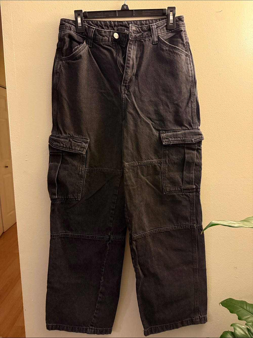 H&M Divided High Rise Wide Leg Cargo Jeans Washed Black Size 4